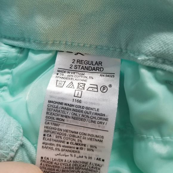 Old navy pixie pants - Picture 4 of 4